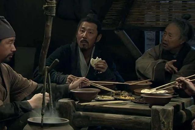 但刘信毕竟是刘邦的亲侄子,而且当年刘信的父亲刘伯对刘邦也是照顾有