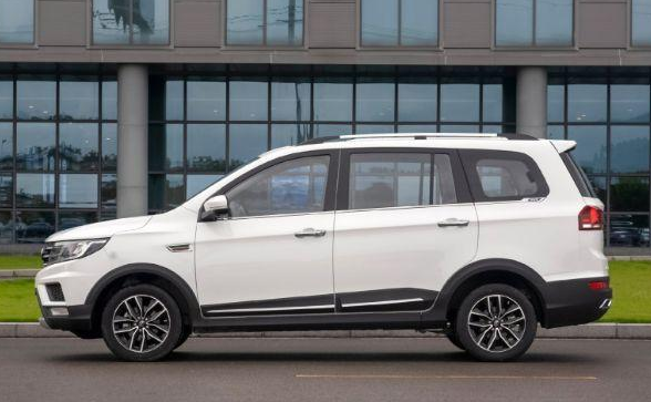 又一白菜价7座SUV,不足5万就配大屏+倒车影像,顶配仅6万出头