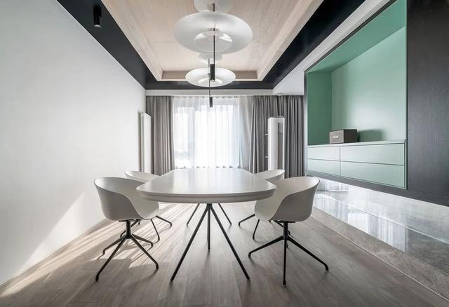 北京夫妻晒出150㎡二手房,毫无豪华感,一进屋却被吸引,太高级