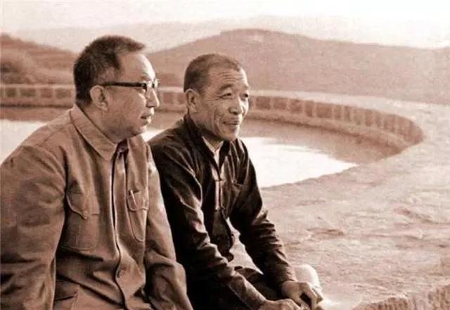 陈永贵葬礼:仅一人专门来送葬,三鞠躬后转一圈流下泪水匆匆离去