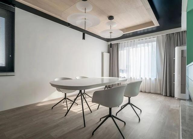 北京夫妻晒出150㎡二手房,毫无豪华感,一进屋却被吸引,太高级