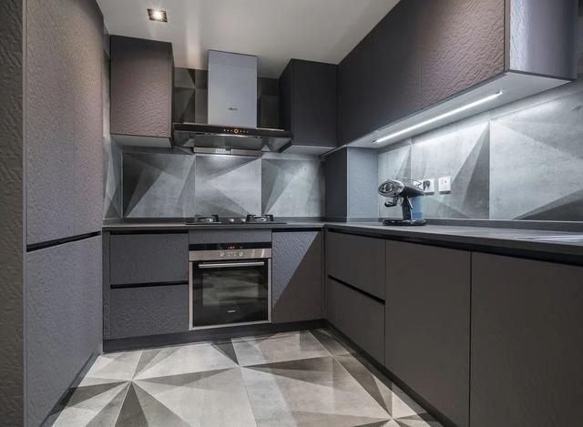 北京夫妻晒出150㎡二手房,毫无豪华感,一进屋却被吸引,太高级