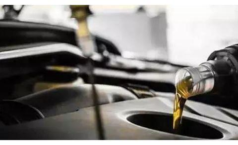 随着人们的生活水平的提高，私家车越来越多了