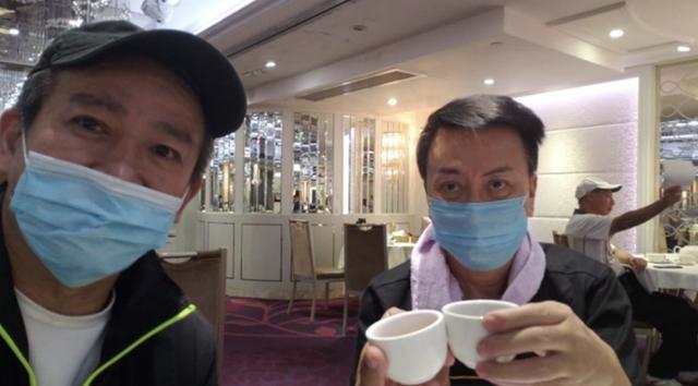 香港首位确诊男艺人病愈,出院翌日即约好友庆祝,两人曾先后染病