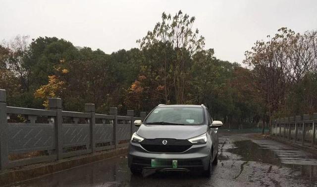 只有限制交通和车牌，我们才能知道新能源车是好的，顶配8380