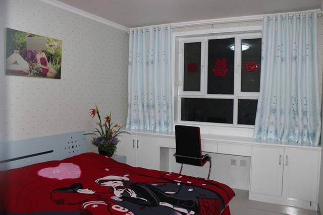 花11万装修110平婚房,妈妈还专门绣十字绣,喜庆又温馨