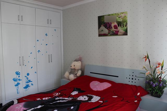 花11万装修110平婚房,妈妈还专门绣十字绣,喜庆又温馨