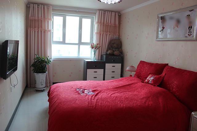 花11万装修110平婚房,妈妈还专门绣十字绣,喜庆又温馨