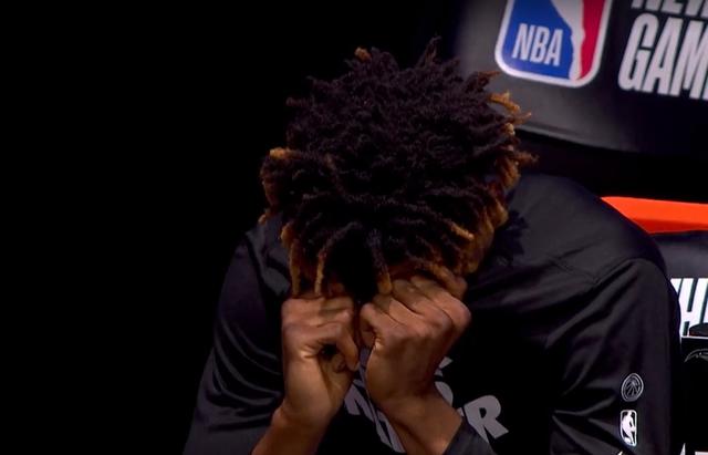 16分钟16+6!NBA天才球员左膝再伤,队友抹泪,职业生涯堪忧
