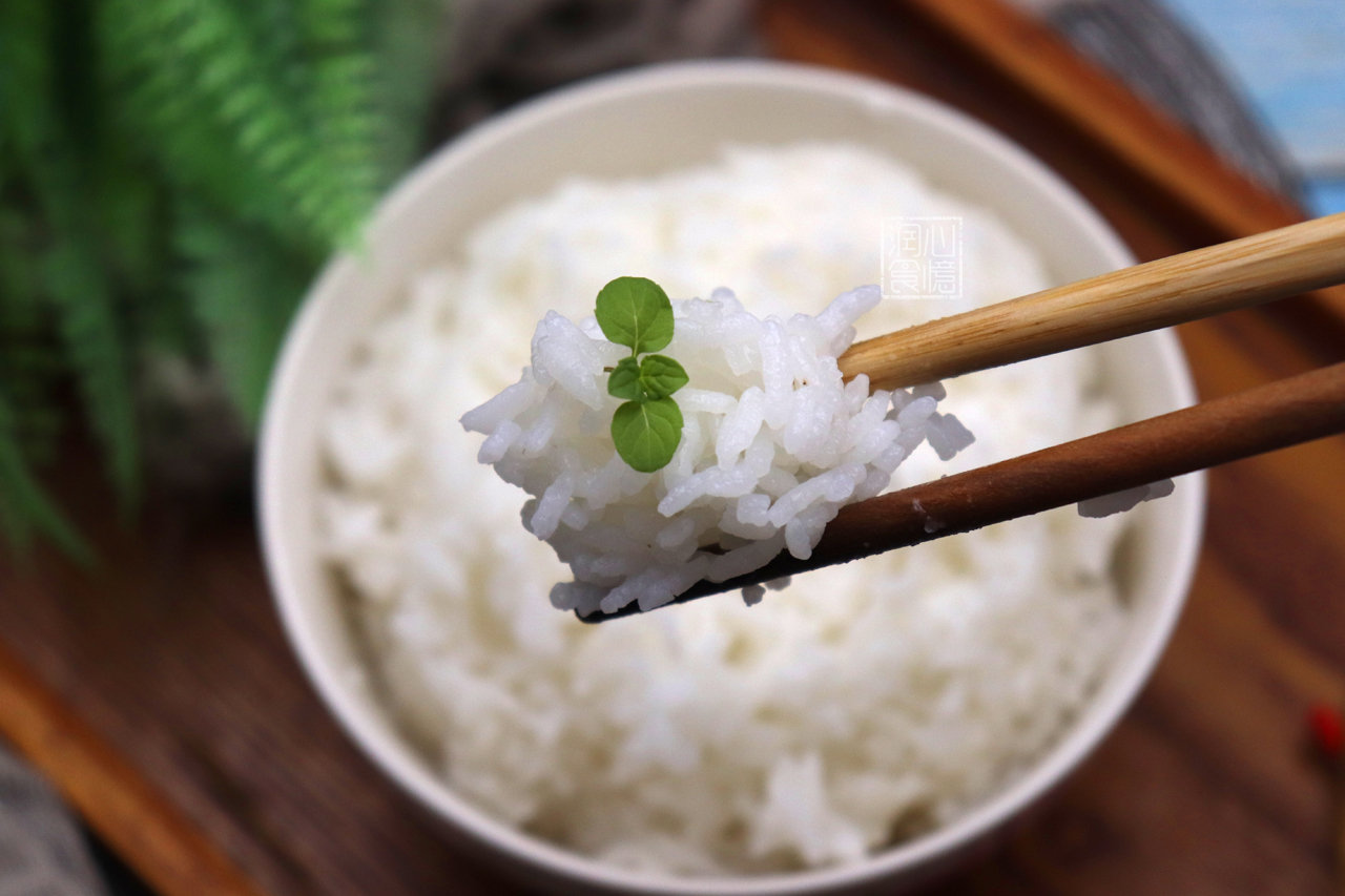 煮米饭时加点它，煮出的米饭香喷喷！网友：这样做简单还营养_稀饭