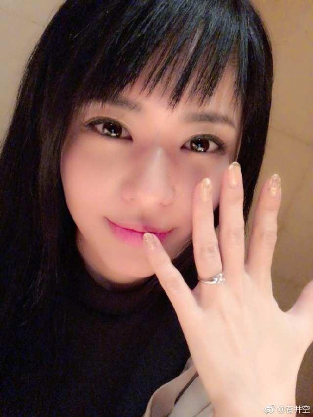 带大家看看苍井空的婚房，室内装修奢华大气，不愧是日本AV女优