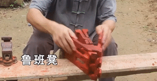 爷爷|中国宝藏爷爷，靠“玩”木头火到国外了！