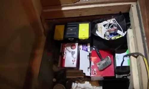 低价二手房竟暗藏密室, 布局诡异业主火速搬走