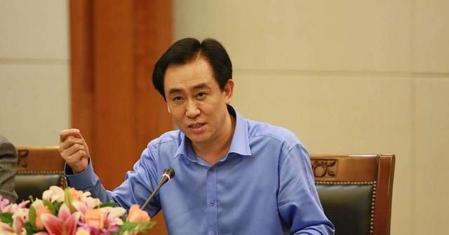 许家印背后的女人不寻常!身价超200亿,却默默无闻30多年