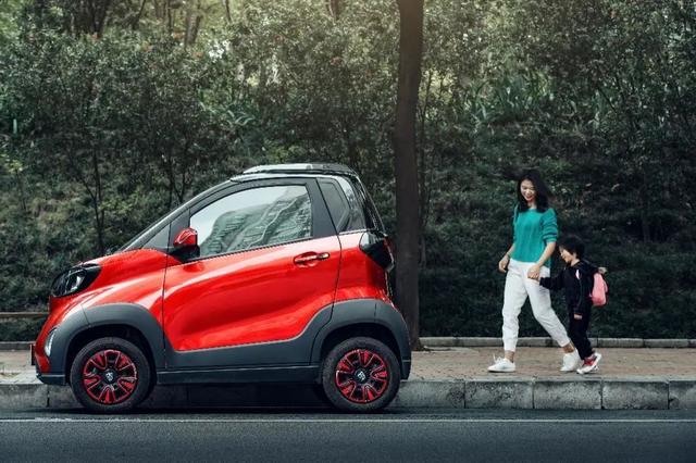 宝骏E100和E200推出305km续航版本车型,售价4.98万起