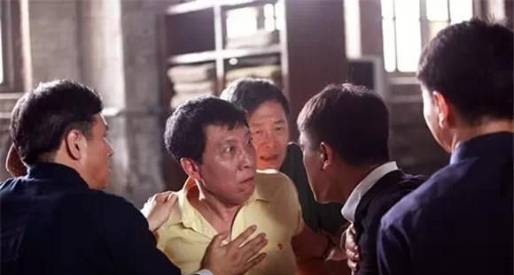 看房,但豆瓣得分高达8.3分,你看到这个《十二公民》了吗?