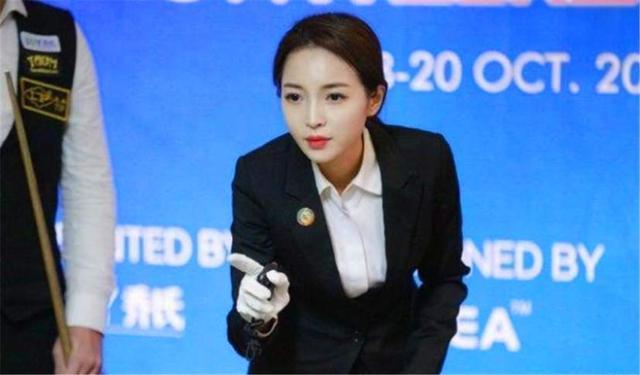 台球界最美女神王钟瑶,肤白貌美个性十足,27岁却为发际线发愁