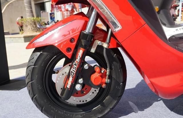 光阳又一实力派!8马力125cc,车重106kg+仪表盘,仅7600起