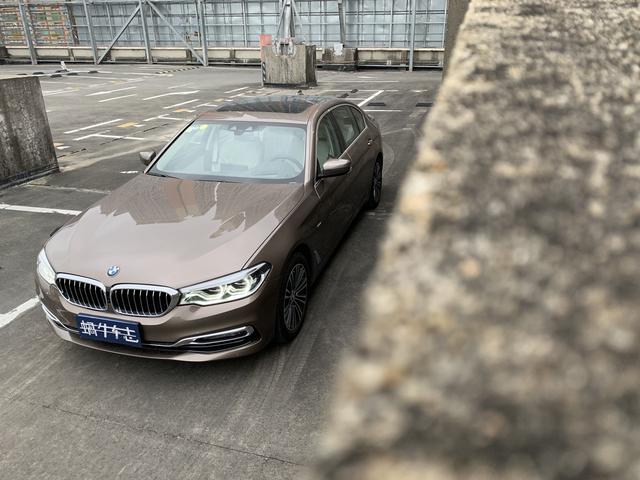 买不起E级、5系看这三款“降价车”,均是豪华旗舰,最低26万起
