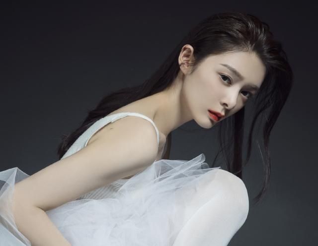 《你是我的荣耀》两位女配曝光,都是当红女神,这下热巴有压力了
