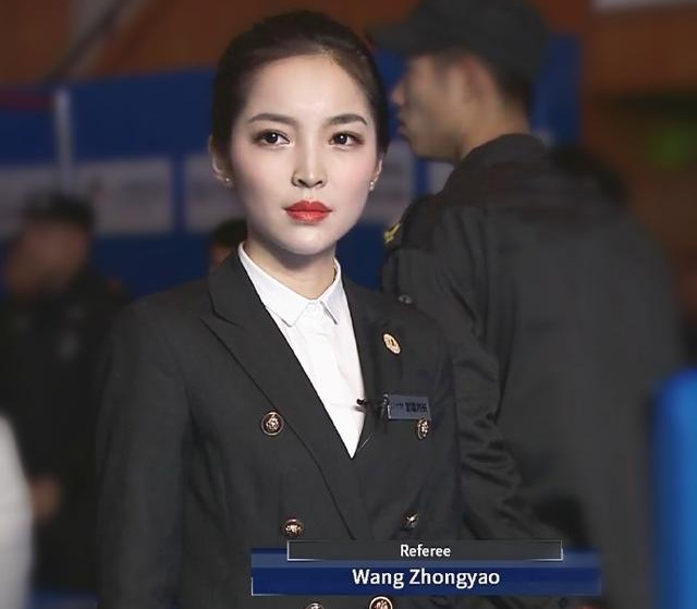 台球界最美女神王钟瑶,肤白貌美个性十足,27岁却为发际线发愁