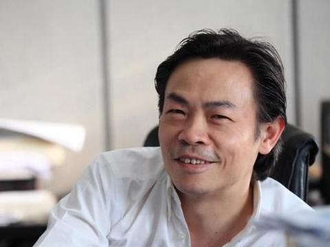 大陆第一个有私人飞机的人，名下豪车赛车展，200米停车棚停不下