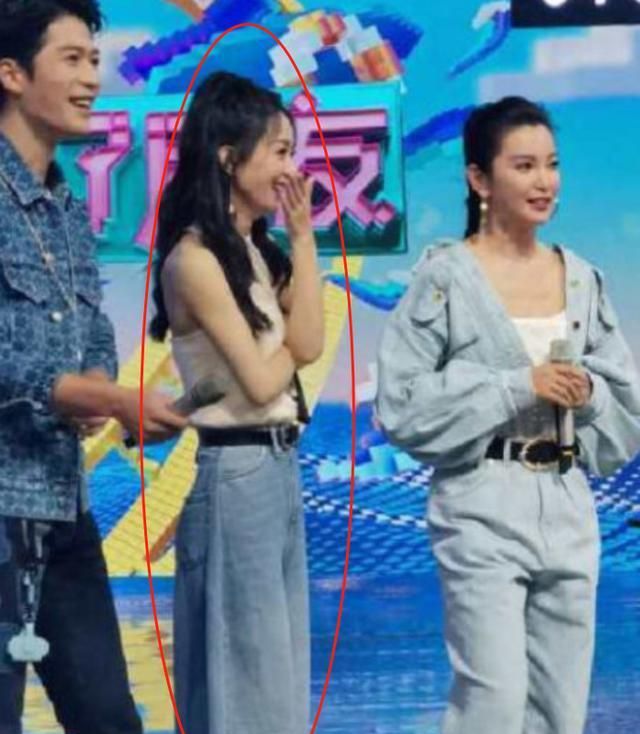 赵丽颖录制节目生图曝光,状态像小姑娘,我却在留意她的身材