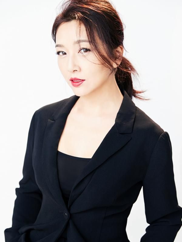 同样是校花,秋雅火了沈佳宜火了,阮莞的扮演者年过30还要拼!