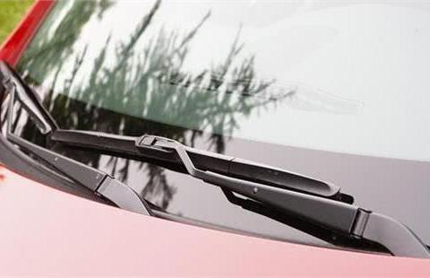 雨刮器也得养护，学会这几点，省心又省钱，现在知道还不晚