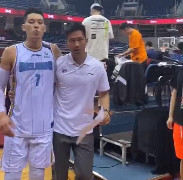 【影片】是真的殘忍啊！鼻子被肘擊，眼睛被戳，林書豪一場球下來是鼻青臉腫！-黑特籃球-NBA新聞影音圖片分享社區