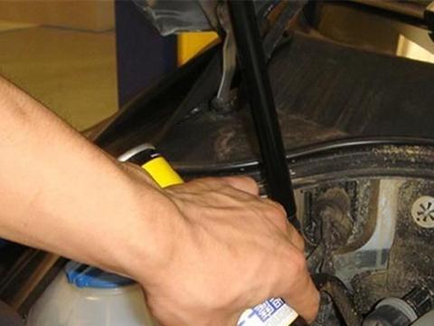 老司机“打”和别做四项保养项目：浪费钱，伤了车，你不拒绝吗？