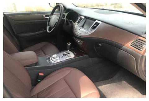 汽车暴晒一天后，这些问题千万别忽视，老司机：不想修车就听我的