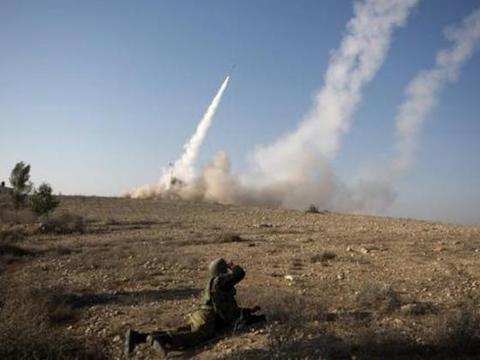 巴勒斯坦一将星去世！火箭弹深夜砸向美军基地，叙军缴获大批武器