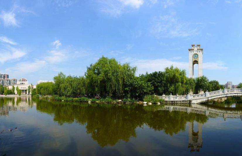 中国西部财经第一强校，是真正的成都大学，能与清华协同发展