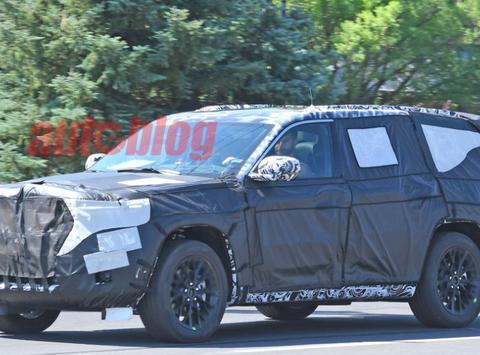 保持硬汉姿态！全新一代大切诺基内饰谍照曝光