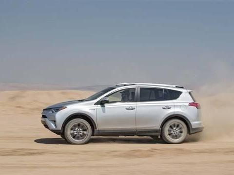 在开汽车的过程中汽车油量突然变高了，到底应该怎么办？