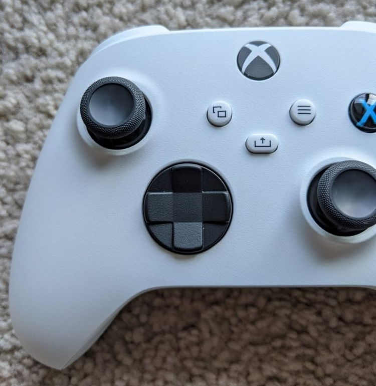 微软全新xbox series x系列手柄曝光:尺寸更小,按键更紧凑