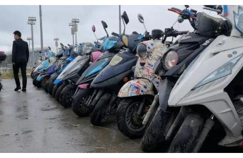 车主的疑惑：都是电动，为啥四轮改的新能源被提倡，两轮却被限？