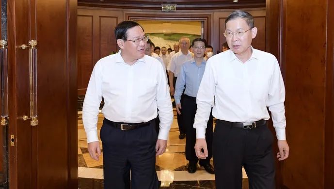 政治局会议两度部署!受中央委托,副国级率队南下