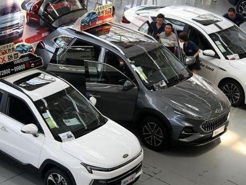 江苏常州：第二十届惠民车展开幕，市民三伏天里购车忙！