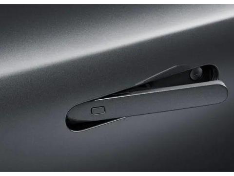 “嘭”！大力关车门，对爱车的伤害大不大？