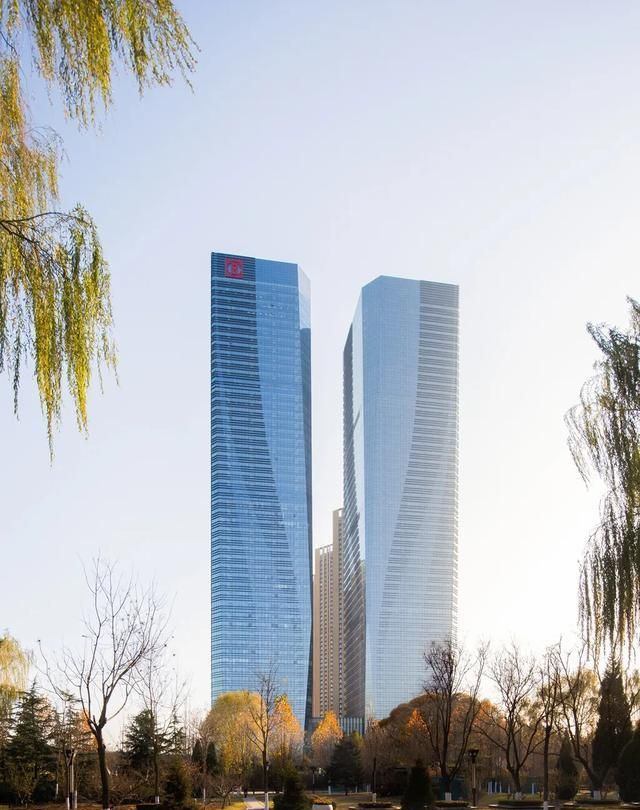太原地标性双子塔中海国际中心竣工立面设计取意龙城