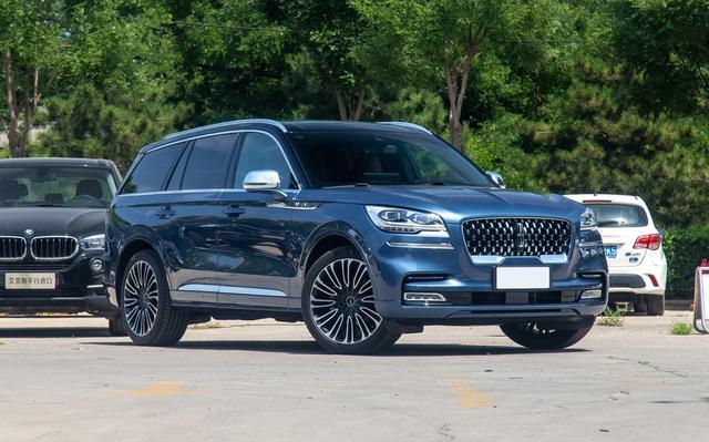 三款中大型豪华SUV，两台美系，一台欧系，其中一款34w起