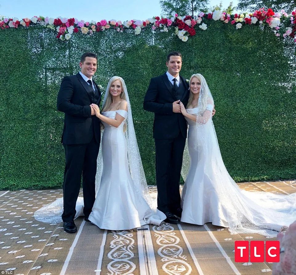 双胞胎姐妹嫁给双胞胎兄弟,婚后4人住一起,同时怀孕,网友:好期待他们孩子的模样···休闲区蓝鸢梦想 - Www.slyday.coM 双胞胎姐妹嫁给双胞胎兄弟,婚后4人住一起,同时怀孕,网友:好期待他们孩子的模样···休闲区蓝鸢梦想 - Www.slyday.coM