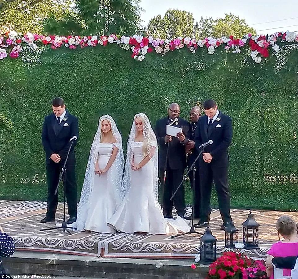 双胞胎姐妹嫁给双胞胎兄弟,婚后4人住一起,同时怀孕,网友:好期待他们孩子的模样···休闲区蓝鸢梦想 - Www.slyday.coM 双胞胎姐妹嫁给双胞胎兄弟,婚后4人住一起,同时怀孕,网友:好期待他们孩子的模样···休闲区蓝鸢梦想 - Www.slyday.coM