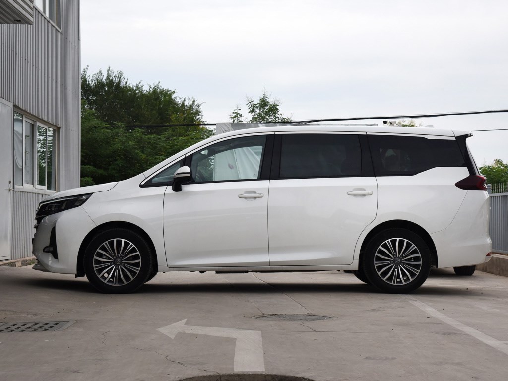新宝骏的mpv,5/6/7座可选,空间比h6大,7万起