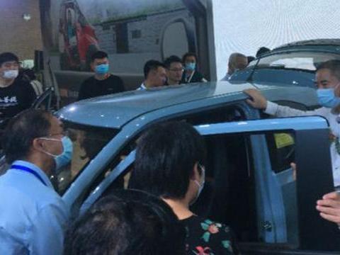 路咖调查：5万块钱买辆车 汽车经销商怎么看汽车下乡？