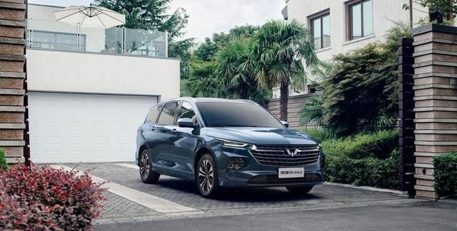 五菱凯捷人性化设计，舒适大四座，树立起中国家用 MPV 新标杆