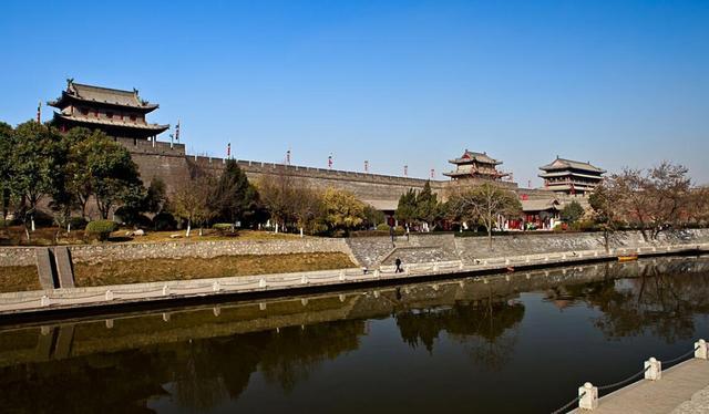 2020广州深圳gdp排名_深圳2020年GDP超2.8万亿,2035年要迈向5.5万亿