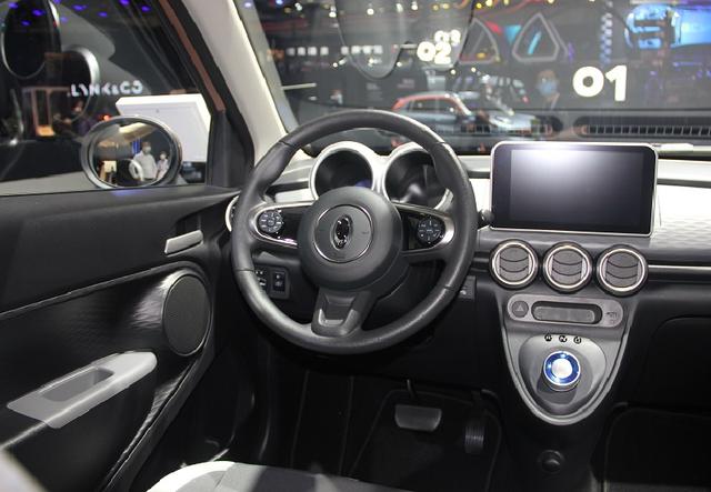 七夕节花2万送包包还是60个色号的口红?或者送这个试试?